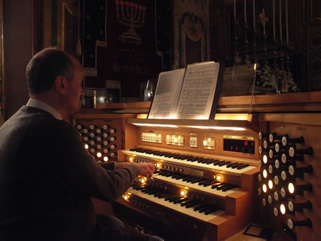 L3 Organist Ronald Camilleri