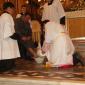 E1 Archpriest washes the feet of the Apostles