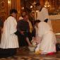 D8 Archpriest washes the feet of the Apostles