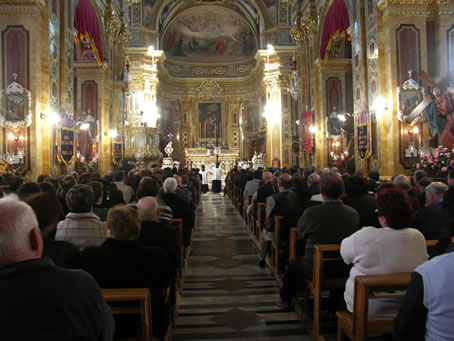 A3 Congregation in the nave