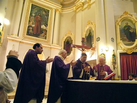 B4 Consecration of the Wine