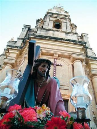 A2 statue of the Redeemer in daylight