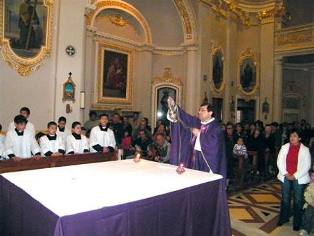 A5 Archpriest incensing the altar