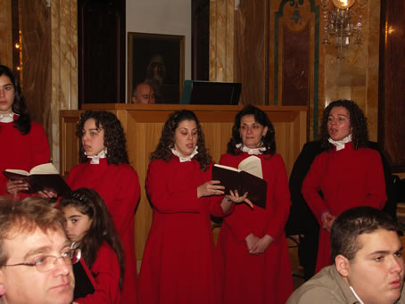 A5 Choir sings Eucharistic Hymn