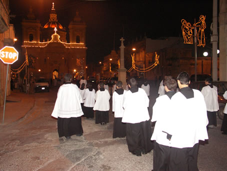 F2 Arriving in Victory Square