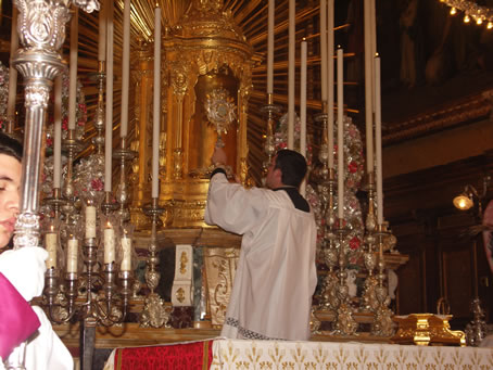 A2 Removing the Holy Eucharist