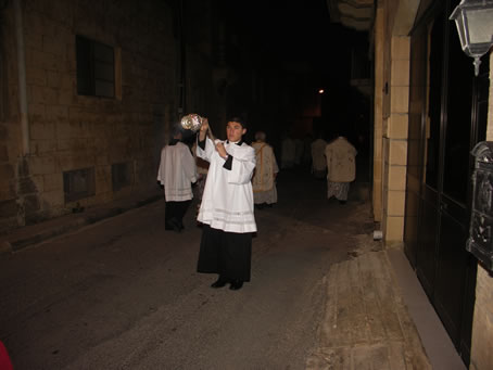 E1 Altar Boy incensing the Blessed Sacrament