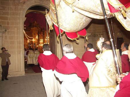 G1 Holy Eucharist at Church entrance