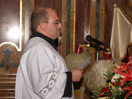 A2 Seminarian Mark Bonello animating Mass