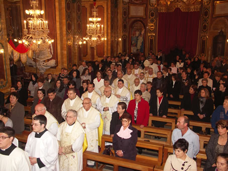 A6 Mass Celebrants move to High Altar