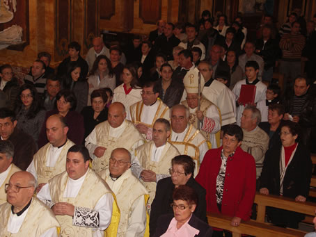 A7 Bishop Cauchi folows the celebrants