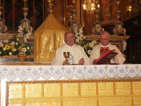 002 Fr Emanuel Bonello celebrating the Holy Eucharist