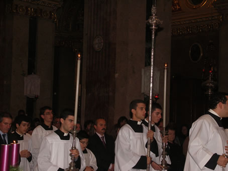 05 Procession to the Altar