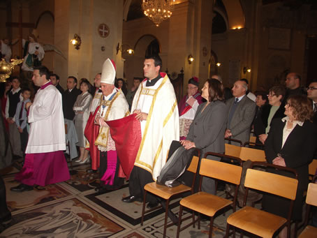 32 moving up the nave of the Cathedral