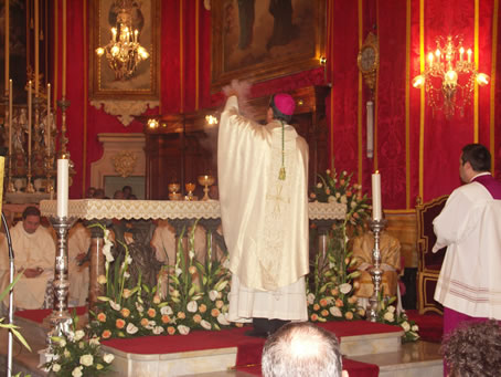 H9 Incensing the High Altar