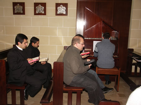 D2 Seminarians and fellow Xaghra clergy join in prayer