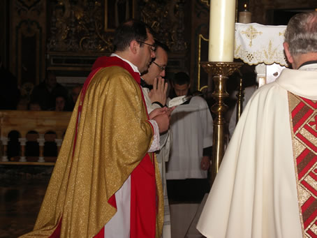 A5 In prayer in front of High Altar