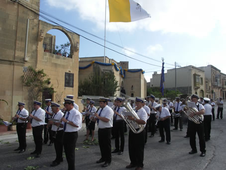 004 Victory Band playing marches