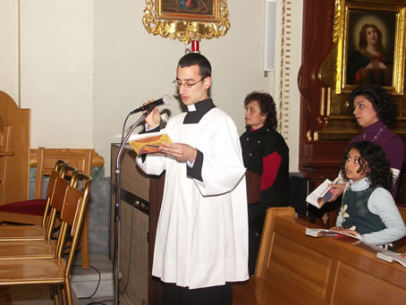 A4 Seminarian Daniel Sultana animating the liturgy