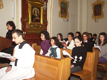 F2 Choir Ulied Margherita singing during the Offertory