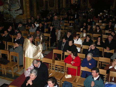 066 Personal Blessing with the Blessed Sacrament in nave