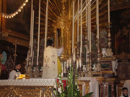 056 Exposition of the Blessed Sacrament