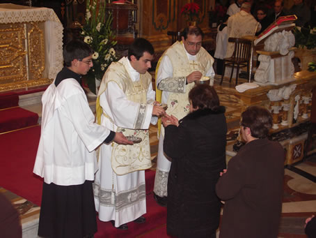 051 Holy Communion