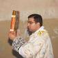 047 Deacon holding the Missal