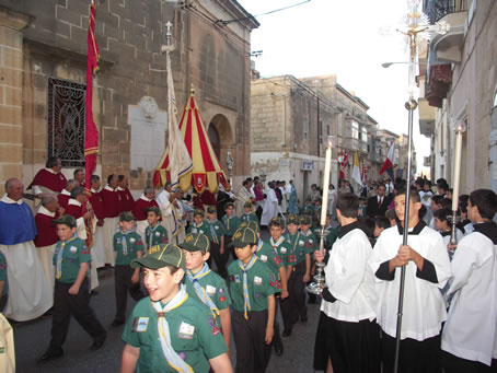 026 Cortege marching up Triq it-Tigrija