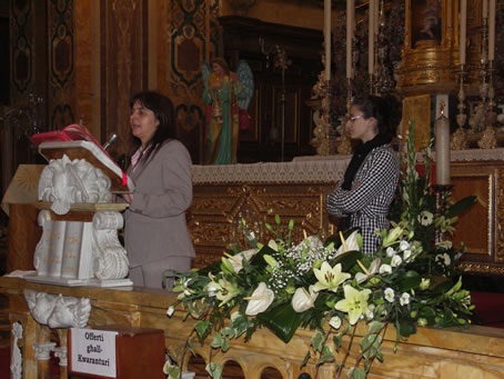 088 Inside the Basilica during Mass that followed