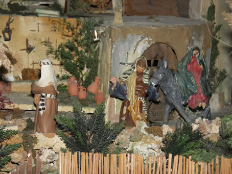 06 Inn keeper leads them to the manger