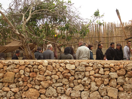 03 Queueing up inside the Crib