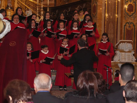 009 Voci Angeliche Choir - Kyrie