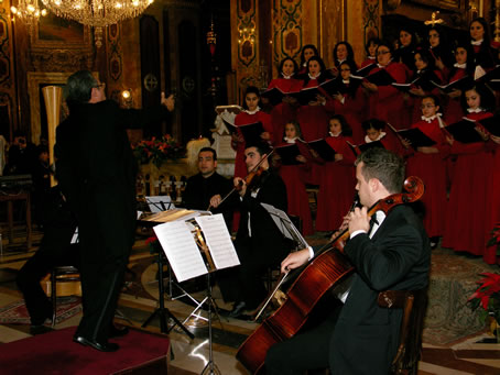 067 Choir and Orchestra  'Stille Nacht'