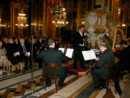 069 Choir and Orchestra  'Stille Nacht'