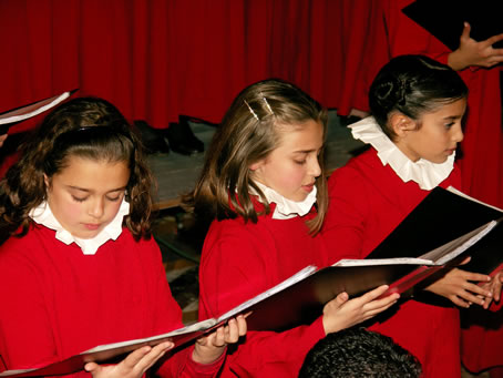 080 Young promising soloists Chiara, Christine and Christabel