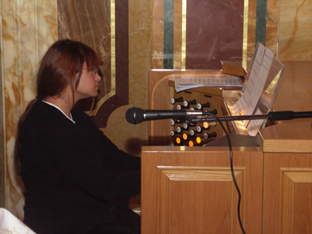 036 Ms Roberta Bugeja on the Organ