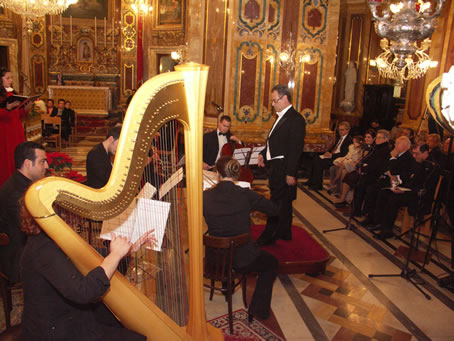 039 Choir and Orchestra 'Joy to the World'