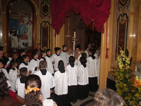 B6 Paschal Candle carried into the Basilica