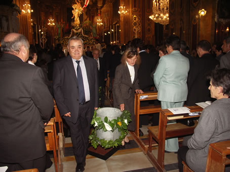 E1 Taking the water to the Baptismal Font