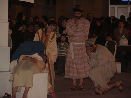 L5 Mary receives the body of Her Son Jesus