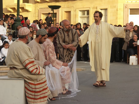 B4 Jesus invites the fishermen to go out fishing