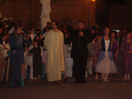 N8 Archpriest congratulating the actors