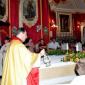 04 Archpriest Carmelo Refalo blessing the altar with incense