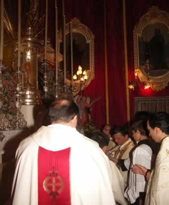 74 Incensing the Holy Eucharist