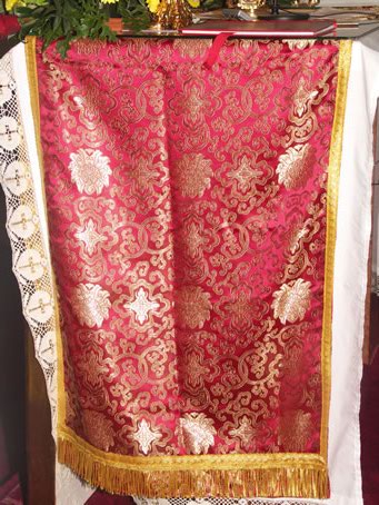 F6 New altar cloth