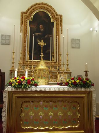 A3 The decorated altar