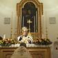 E6 Fr Ant Bajada placing the Holy Eucharist on the altar