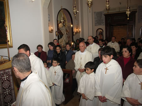 A4 Procession to the altar