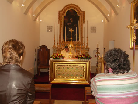 A1 Fr Eddie at start of Mass